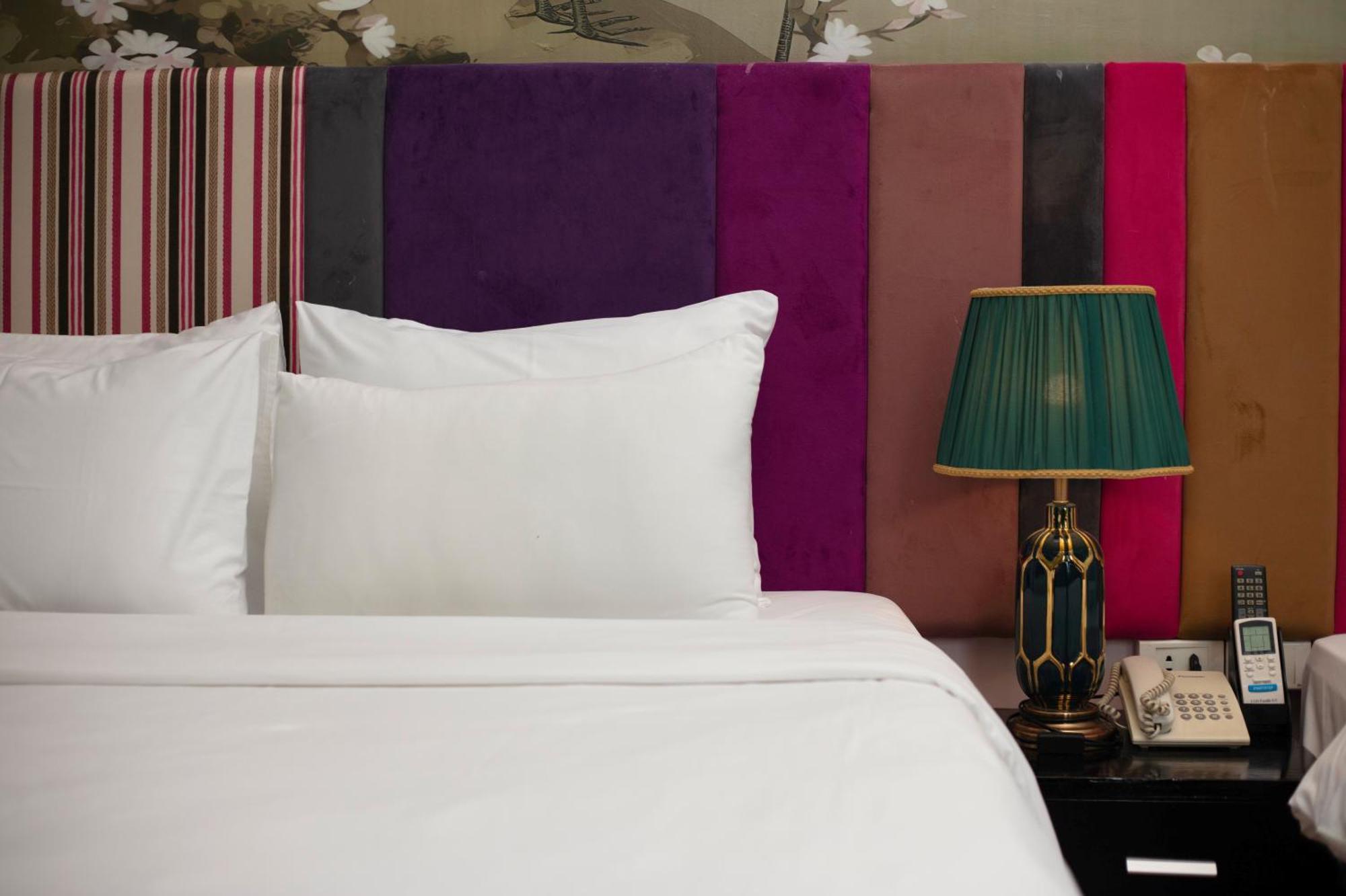 Madelise Amica Hotel And Travel Hanoi Exterior photo