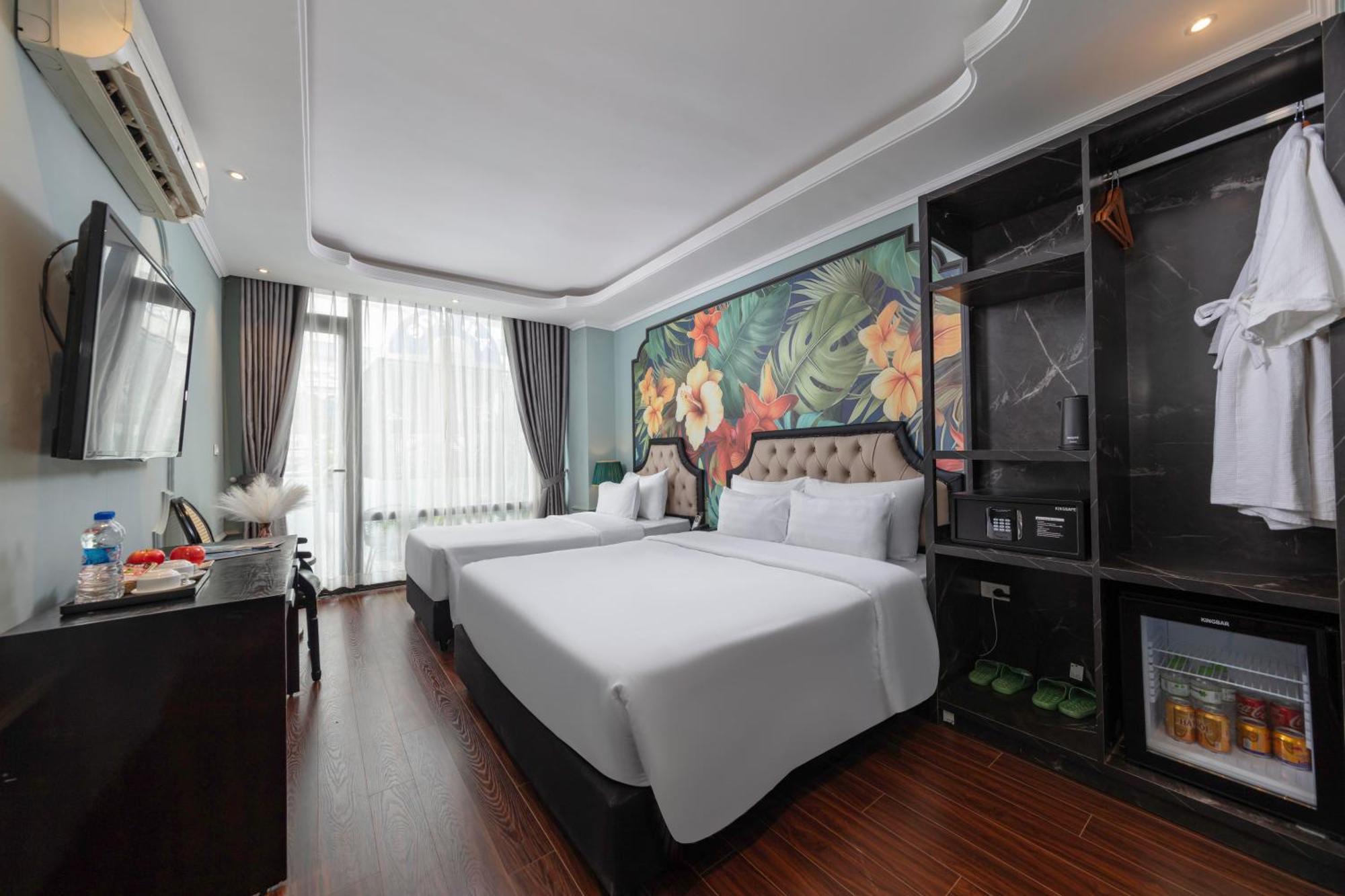 Madelise Amica Hotel And Travel Hanoi Exterior photo