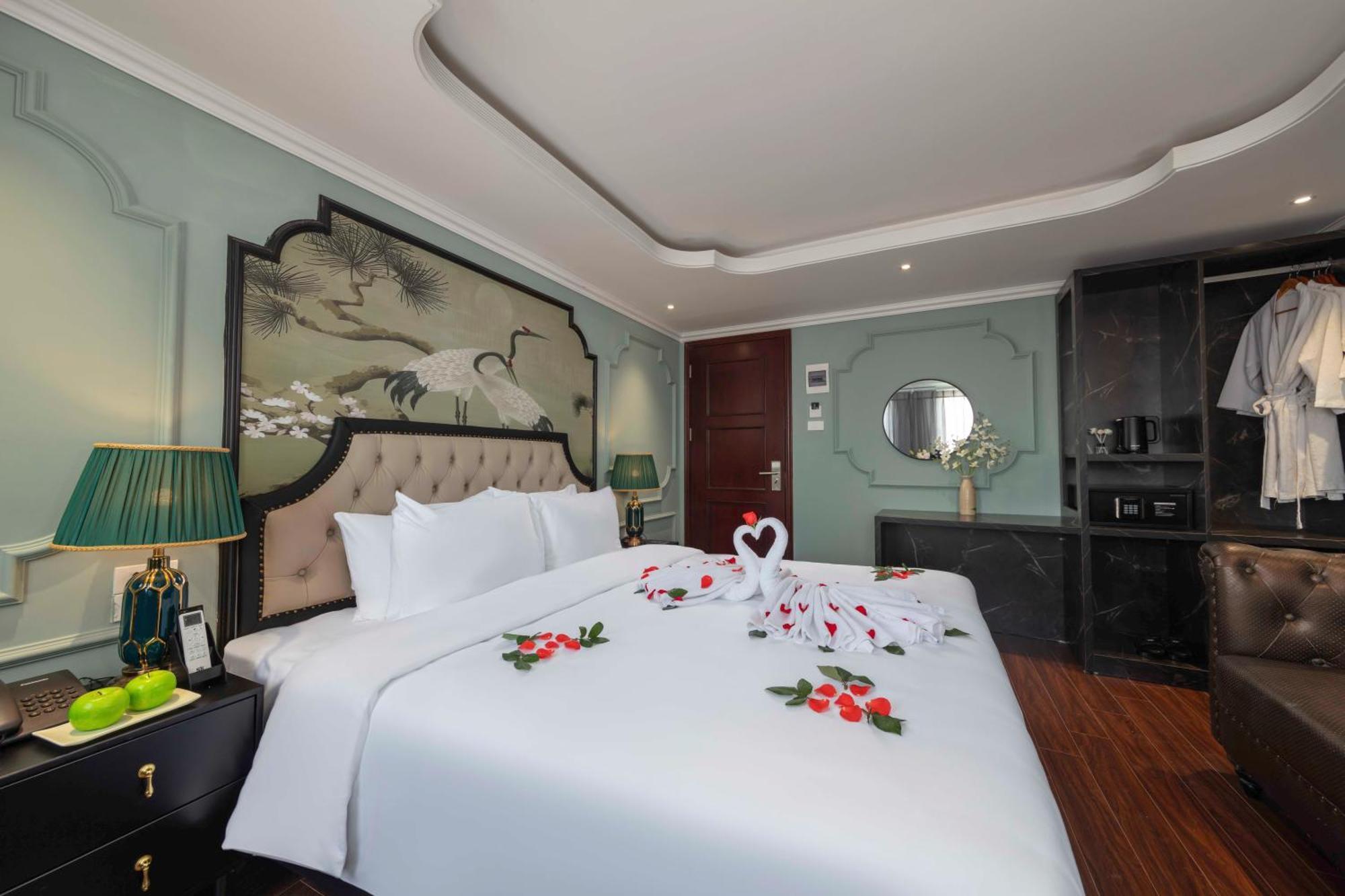 Madelise Amica Hotel And Travel Hanoi Exterior photo