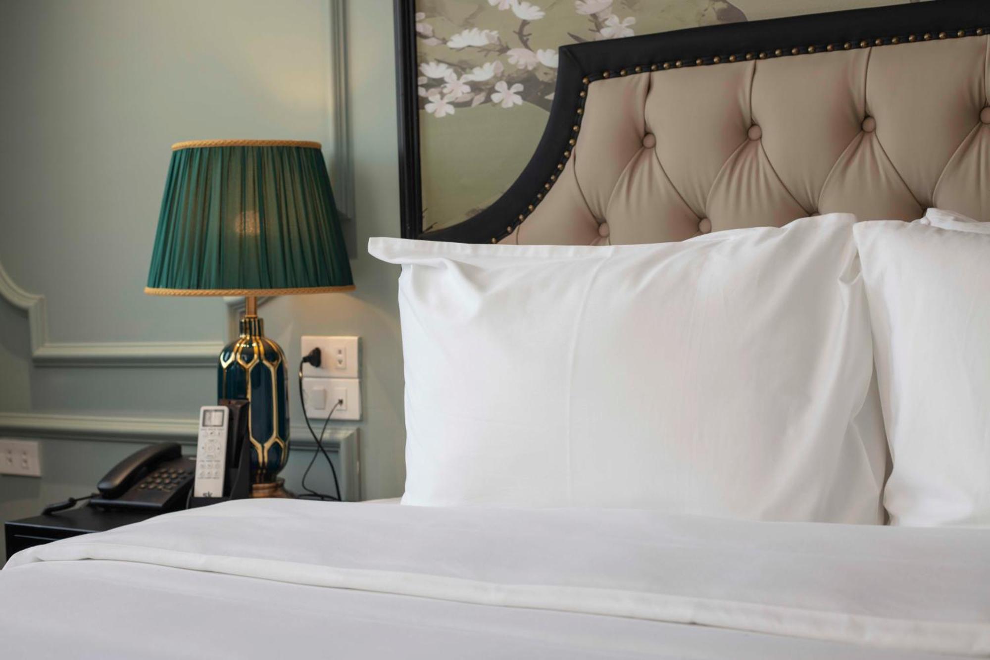 Madelise Amica Hotel And Travel Hanoi Exterior photo